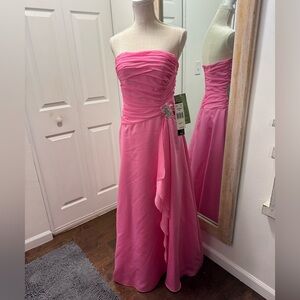 Pink strapless formal dress